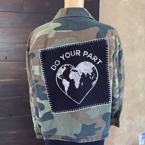 Upcycled Treasure & Bond (Do Your Part) Camouflage Jacket Size Women's Small - Picture 1 of 5